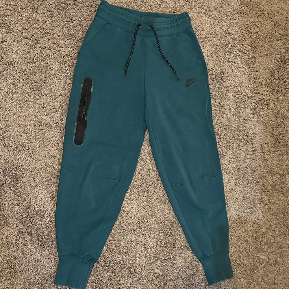 Nike tech joggers